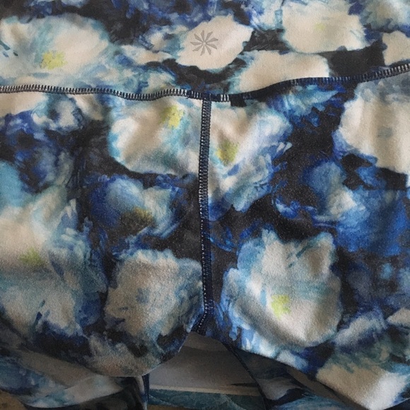 ATHLETA Blue Floral Crush Chaturanga Leggings - Picture 9 of 9
